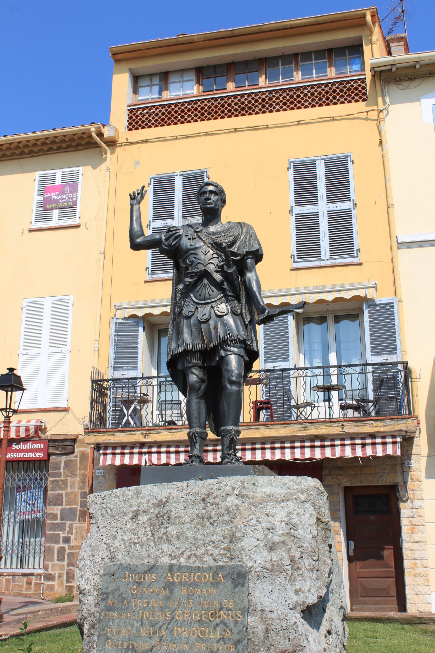 フランス・フレジュス市のアグリコラ像